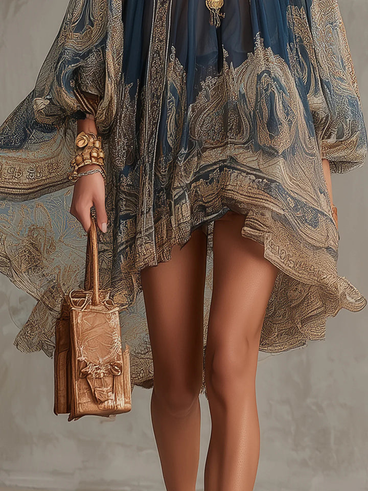 Octavia™ | Abito Mini in Chiffon Barocco con Collo Alto